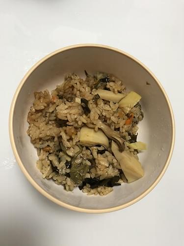 旬な山菜の炊き込みご飯